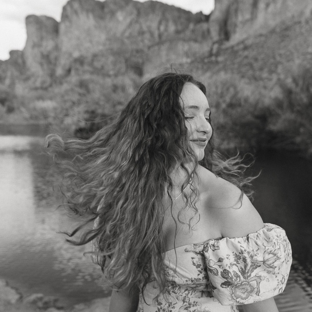 MEET YOUR POSHER 🥳